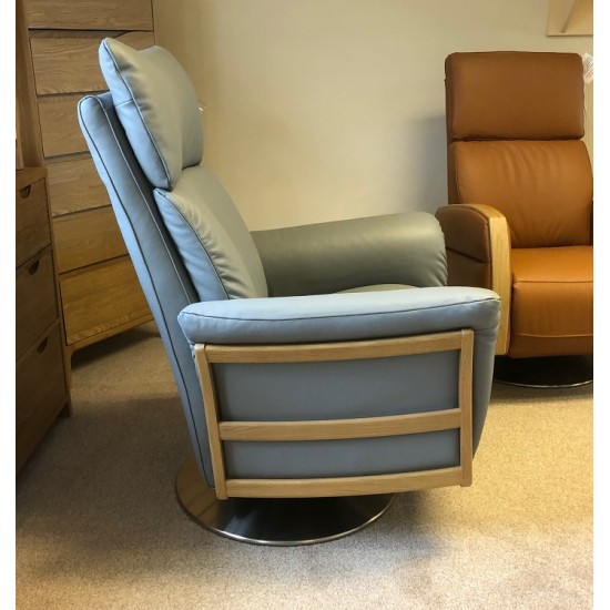  SHOWROOM CLEARANCE ITEM - Ercol Furniture Ginosa Swivel Recliner Chair in Leather