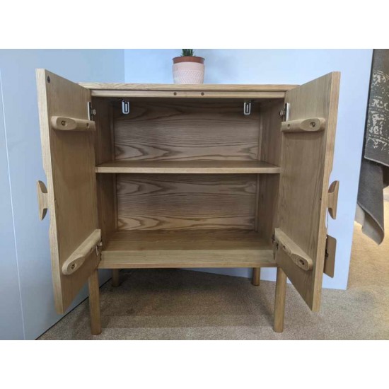  SHOWROOM CLEARANCE ITEM - Ercol Furniture Ibstone Cabinet - 4280