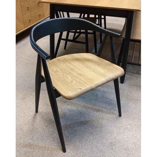  SHOWROOM CLEARANCE ITEM - Ercol Furniture Monza Dining Table with Chairs & Bench