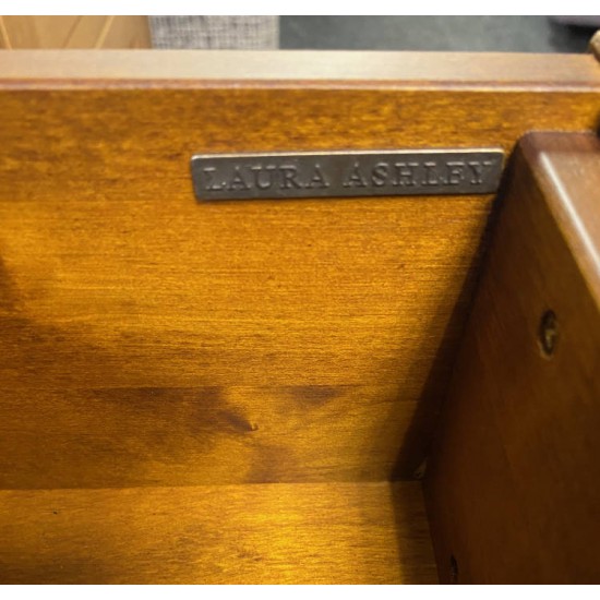  SHOWROOM CLEARANCE ITEM - Laura Ashley Balmoral 3 Drawer Sideboard 