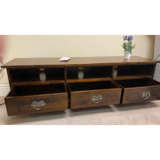  SHOWROOM CLEARANCE ITEM - Laura Ashley Garrat 3 Drawer TV Unit