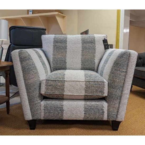  SHOWROOM CLEARANCE ITEM - Parker Knoll Harlow Suite - Grand Sofa and Armchair