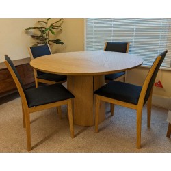  SHOWROOM CLEARANCE ITEM - Skovby SM33 Table with SM810 chairs