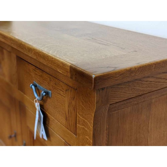  SHOWROOM CLEARANCE ITEM - Old Charm Wood Bros CT2975 Chatsworth Sideboard