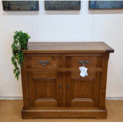  SHOWROOM CLEARANCE ITEM - Old Charm Wood Bros CT2975 Chatsworth Sideboard