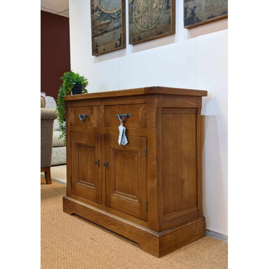  SHOWROOM CLEARANCE ITEM - Old Charm Wood Bros CT2975 Chatsworth Sideboard