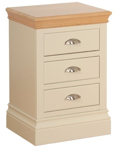 Eivind 3 store drawer nightstand